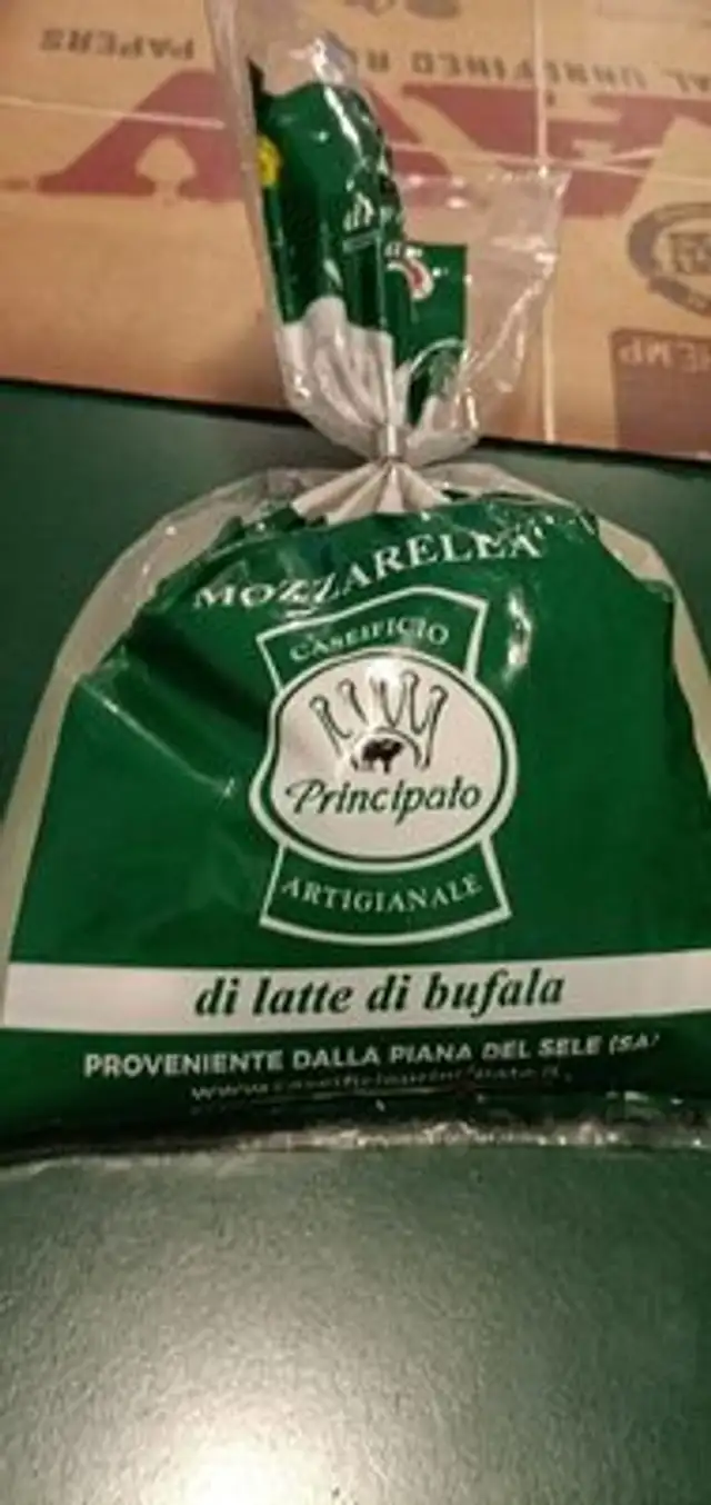 Mozzarella di latte di bufala