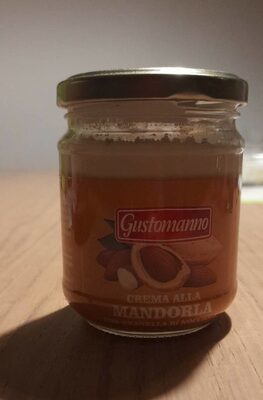 Crema alla mandorla con granella di nocciole