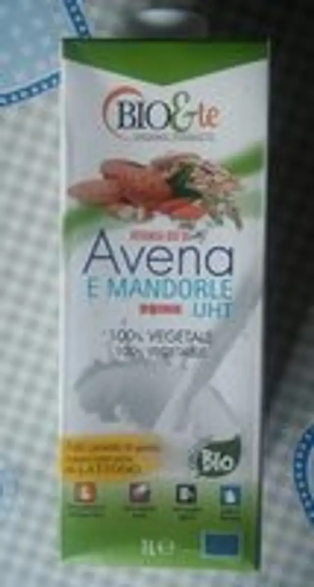 Bevanda bio di avena e mandorle