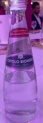 Acqua minerale naturale front packaging