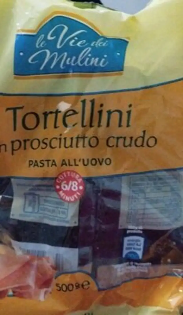 Tortellini con prosciutto crudo front packaging