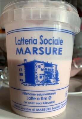 Yogurt alla fragola a pezzi