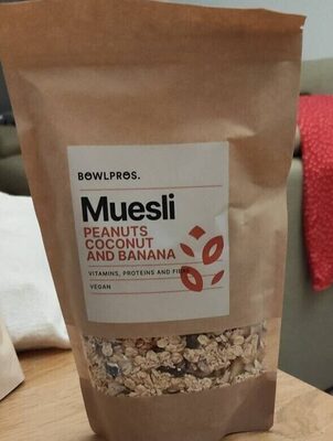 Muesli peanuts coconut and banana