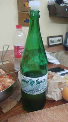Vino Bianco front packaging