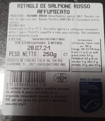 Ritagli di salmone rosso affumicato