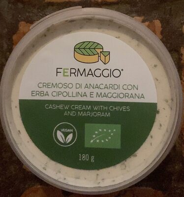 Cremoso di anacardi con crema cipollina e maggiorana