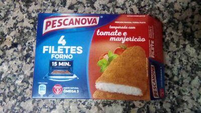 Pescada panada temperada com tomate e manjericão