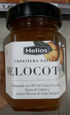 Confitura natural de melocotón con de fruta y