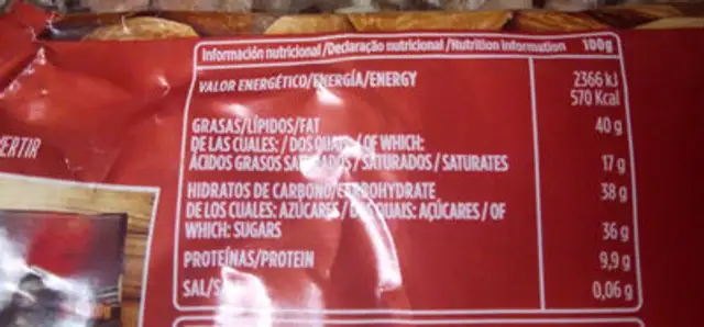 Chocolate puro con almendras nutrition facts table