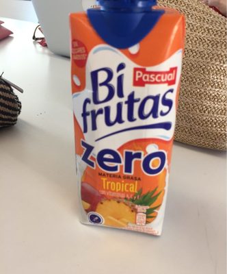 Tropical zero materia grasa zumo de fruta con front packaging