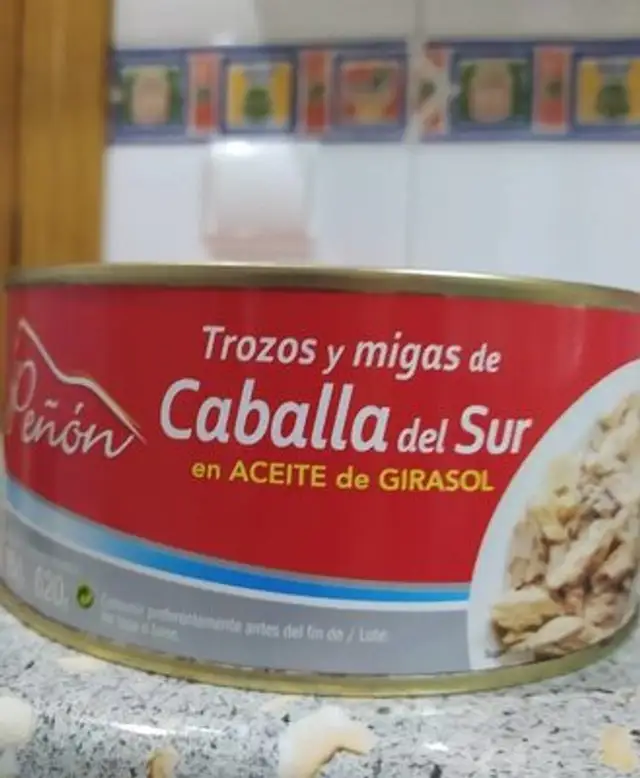 Trozos y migas de caballa del Sur en aceite de girasol