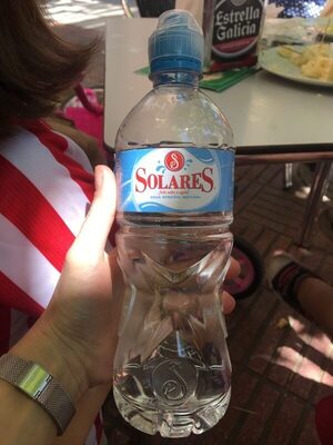 Agua mineral natural