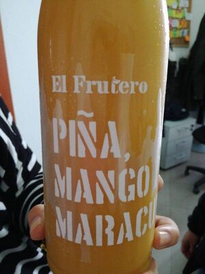 Zumo de pina, mango y maracuya