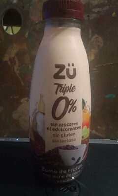 Zumo de frutas con leche de coco y cafe