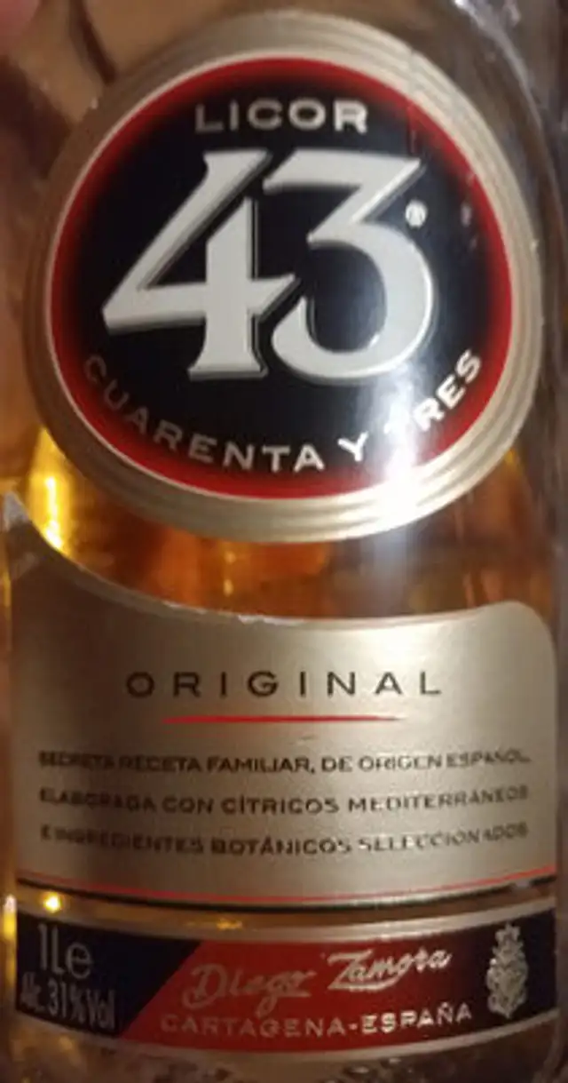 43 Cuarenta Y Tres front packaging