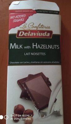 Milk with hazelnuts