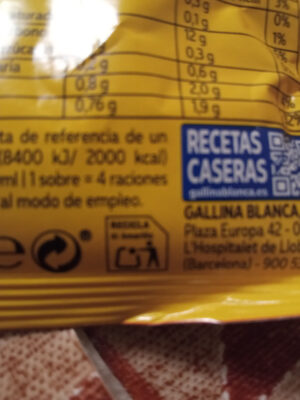 Sopa de pollo con fideos finos