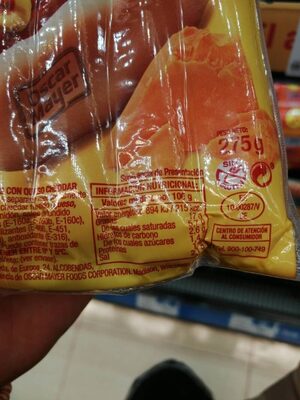 Cheese Lovers con Queso Cheddar nutrition facts table