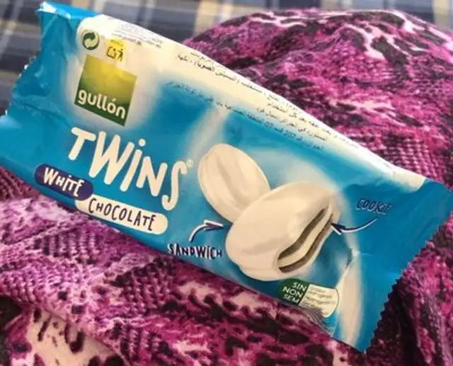 Twins white chocolate front packaging