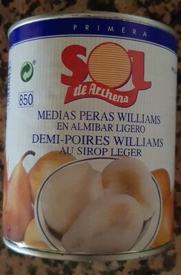Mitades de pera en almíbar ligero