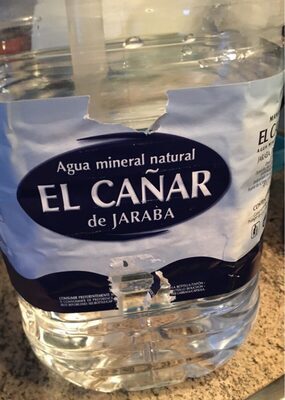 Agua mineral natural