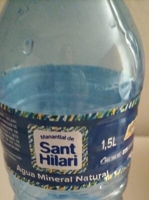 Agua mineral natural