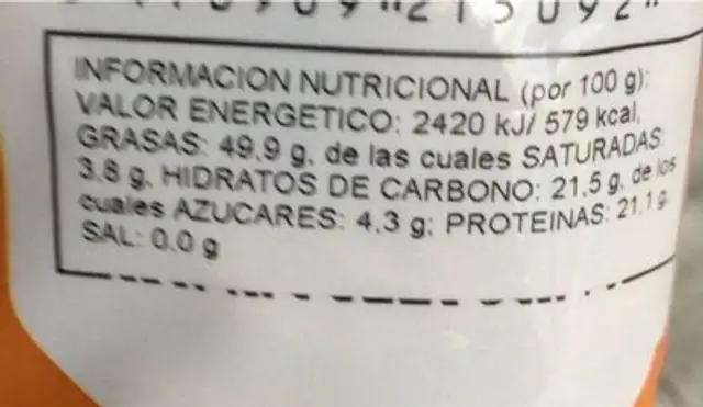 Almendra largueta cruda nutrition facts table