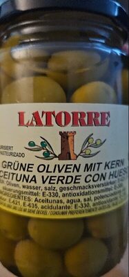 Grüne Oliven mit Kern