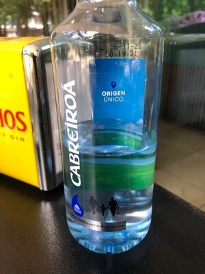 Agua embotellada 50cl.