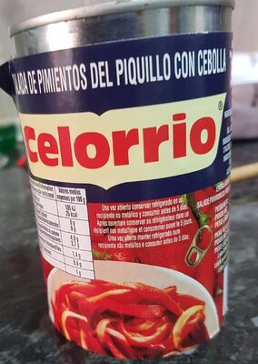 Ensalada de pimientos del poquillo con cebolla