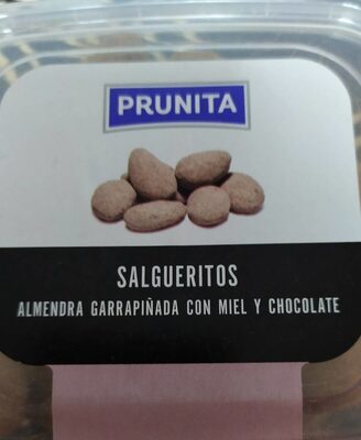 Salgueritos, almendra garrapiñada con miel y chocolate