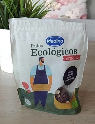 Frutos ecológicos crudos