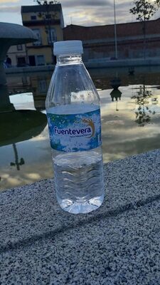 Agua mineral natural