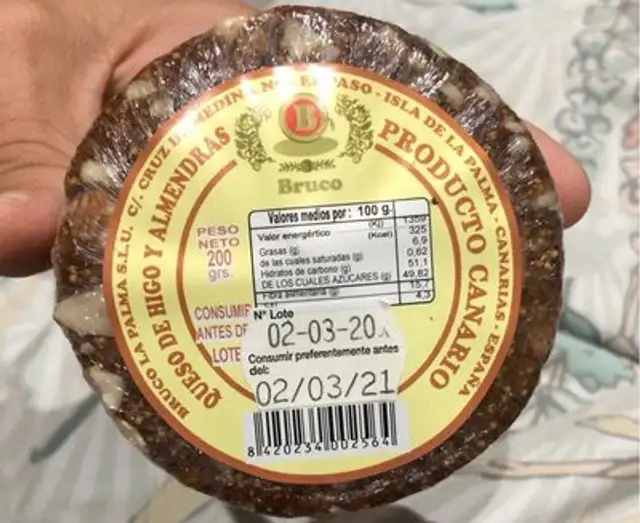Queso de higo y almendras