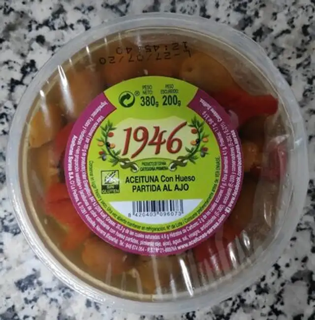 Aceituna con hueso partida al ajo