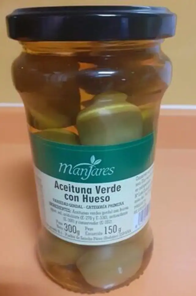 Aceituna verde con hueso