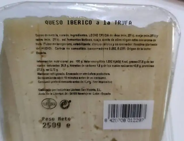 Queso ibérico curado a la trufa nutrition facts table