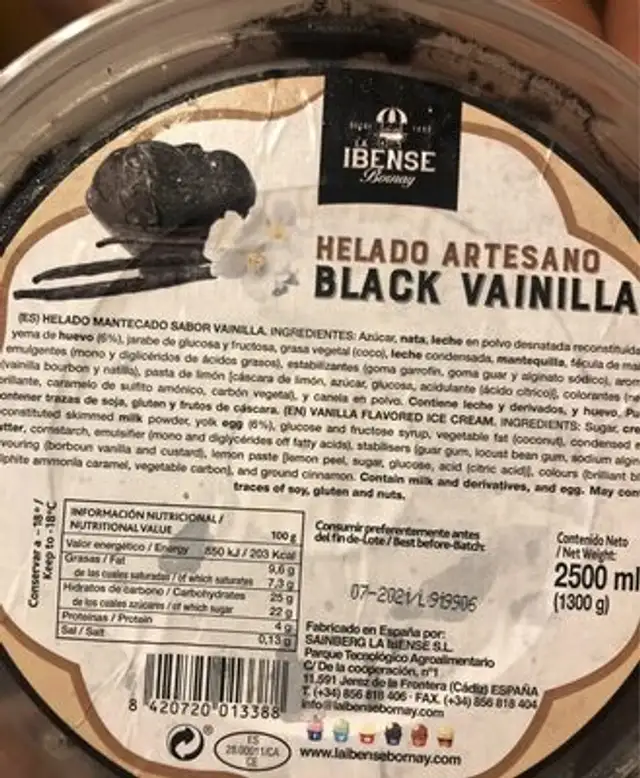 Helado artesano black vainilla