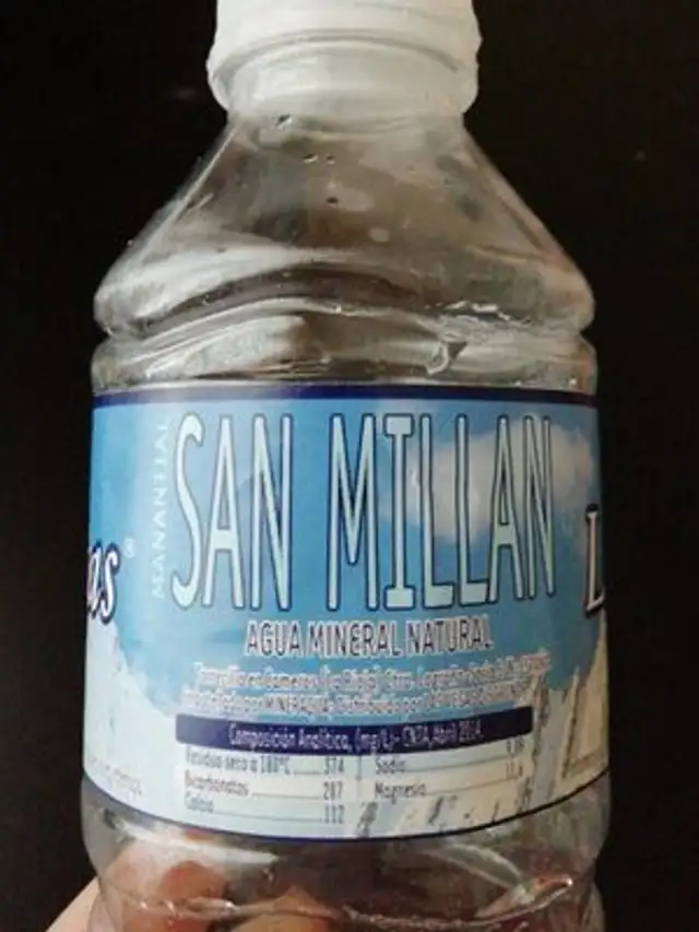 Agua mineral natural nutrition facts table