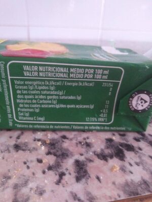 Piña, uva y manzana nutrition facts table