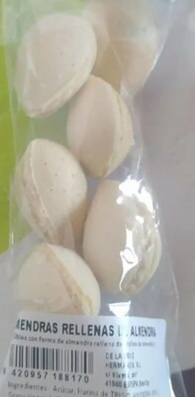 Almendras rellenas de almendra