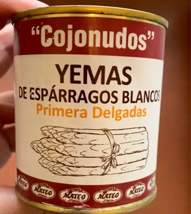 Yemas de esparragos blancos
