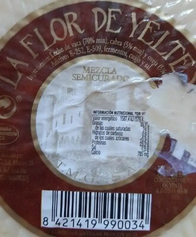 Queso semicurado nutrition facts table
