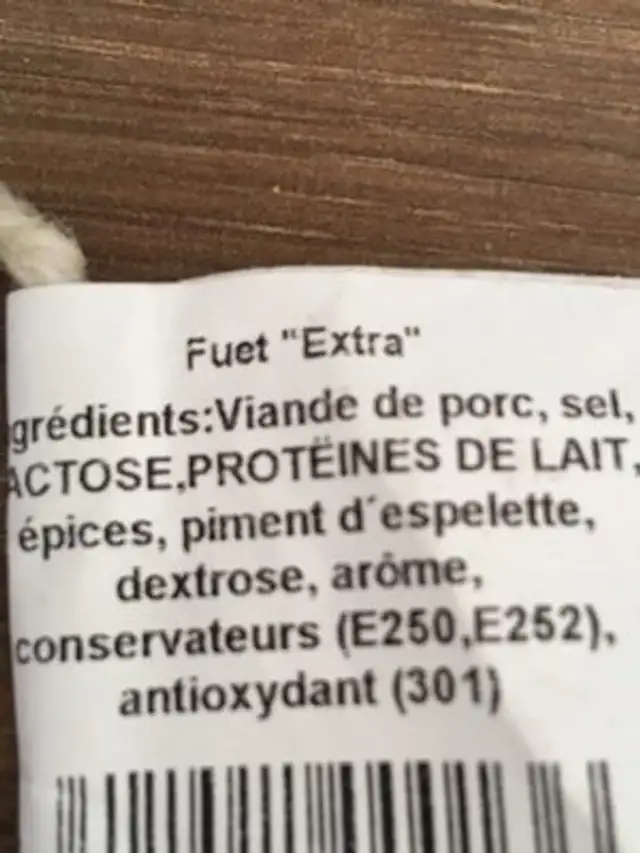 Fuet extra ingredients label