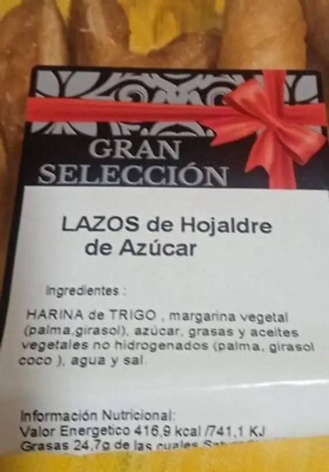 Lazos de hojaldre de azúcar