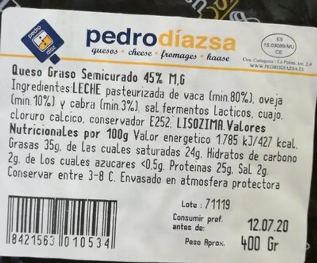 Queso semicurado nutrition facts table