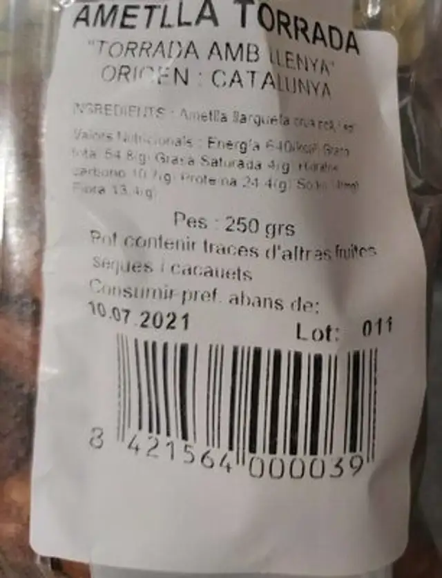 Almendra tostada nutrition facts table