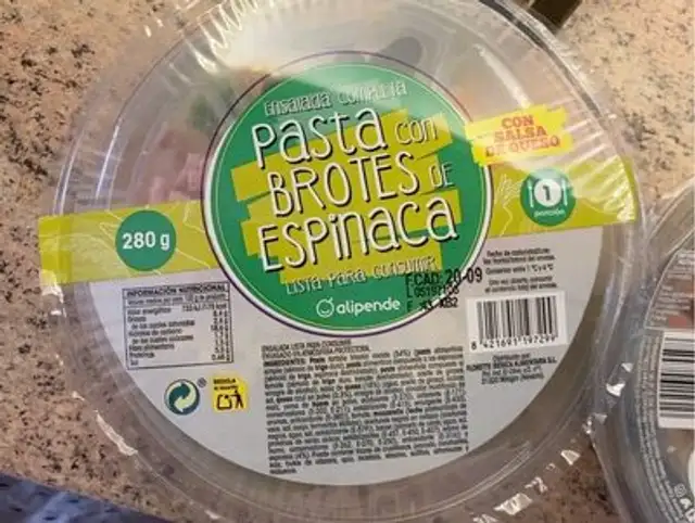 Pasta con brotes de espinacas