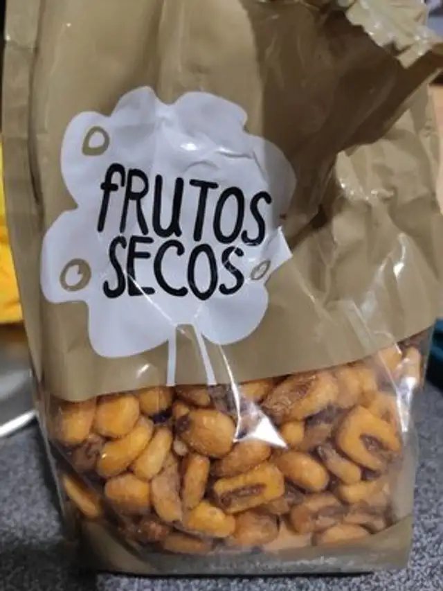 Frutos secos maíz frito