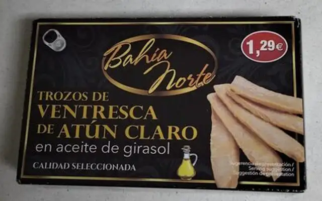 Trozos de ventresca de atún claro